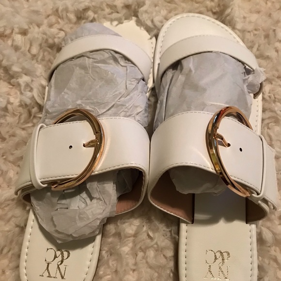 Sandals - Picture 1 of 3